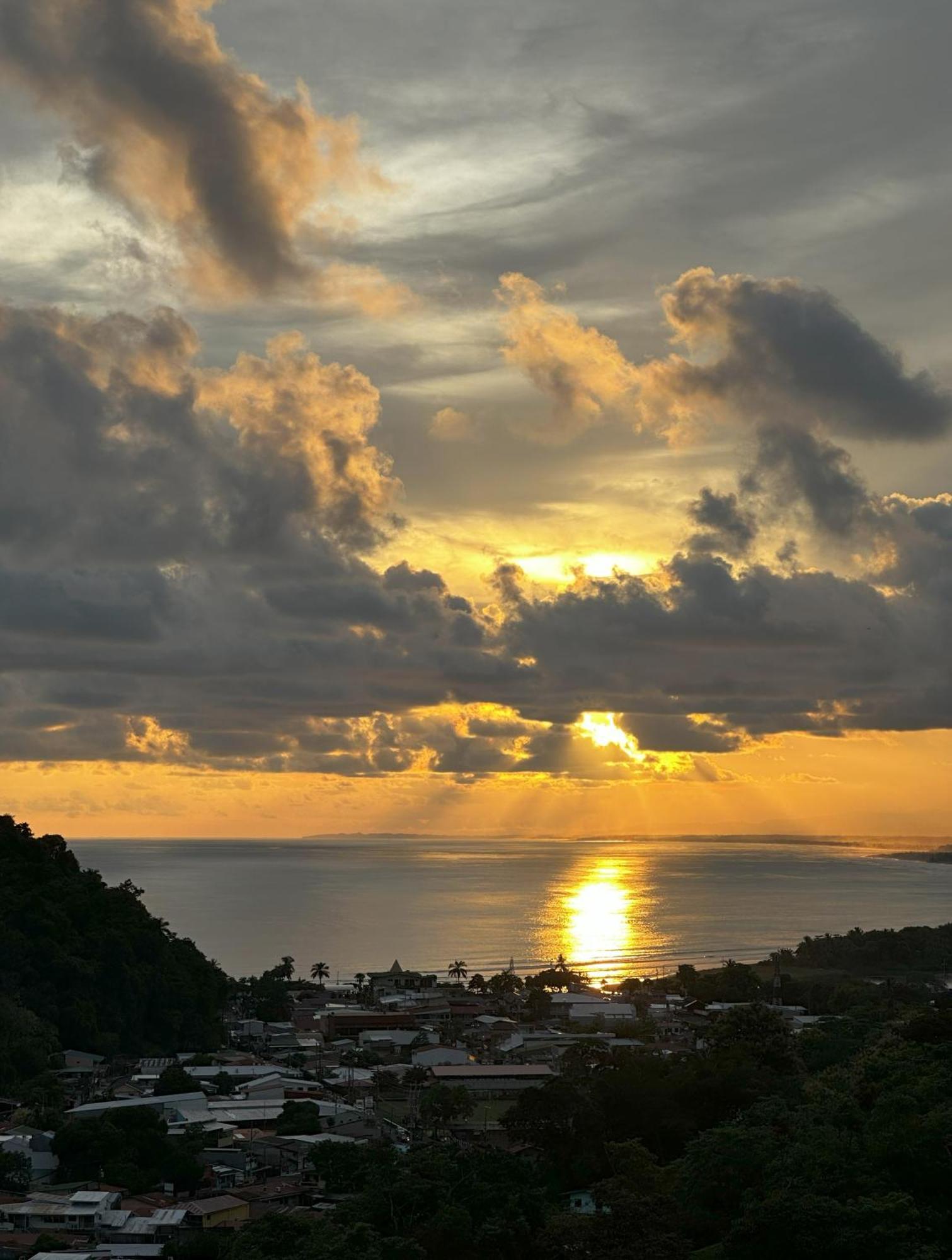 Vista Del Pacifico. Apartman Quepos Kültér fotó